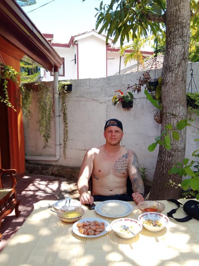Menaka Homestay แทนกาลเล ภายนอก รูปภาพ