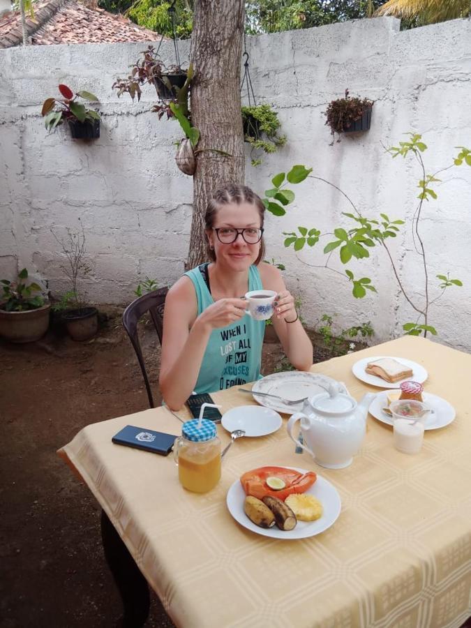 Menaka Homestay แทนกาลเล ภายนอก รูปภาพ