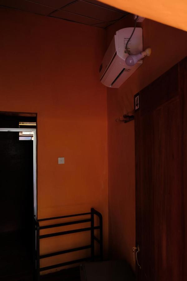 Menaka Homestay แทนกาลเล ภายนอก รูปภาพ