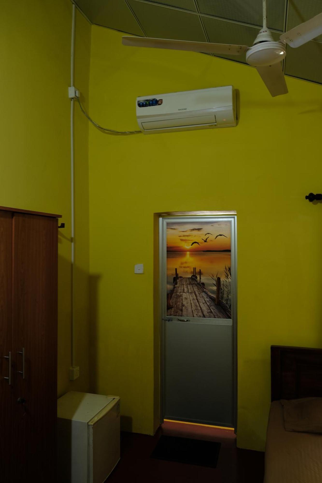 Menaka Homestay แทนกาลเล ภายนอก รูปภาพ