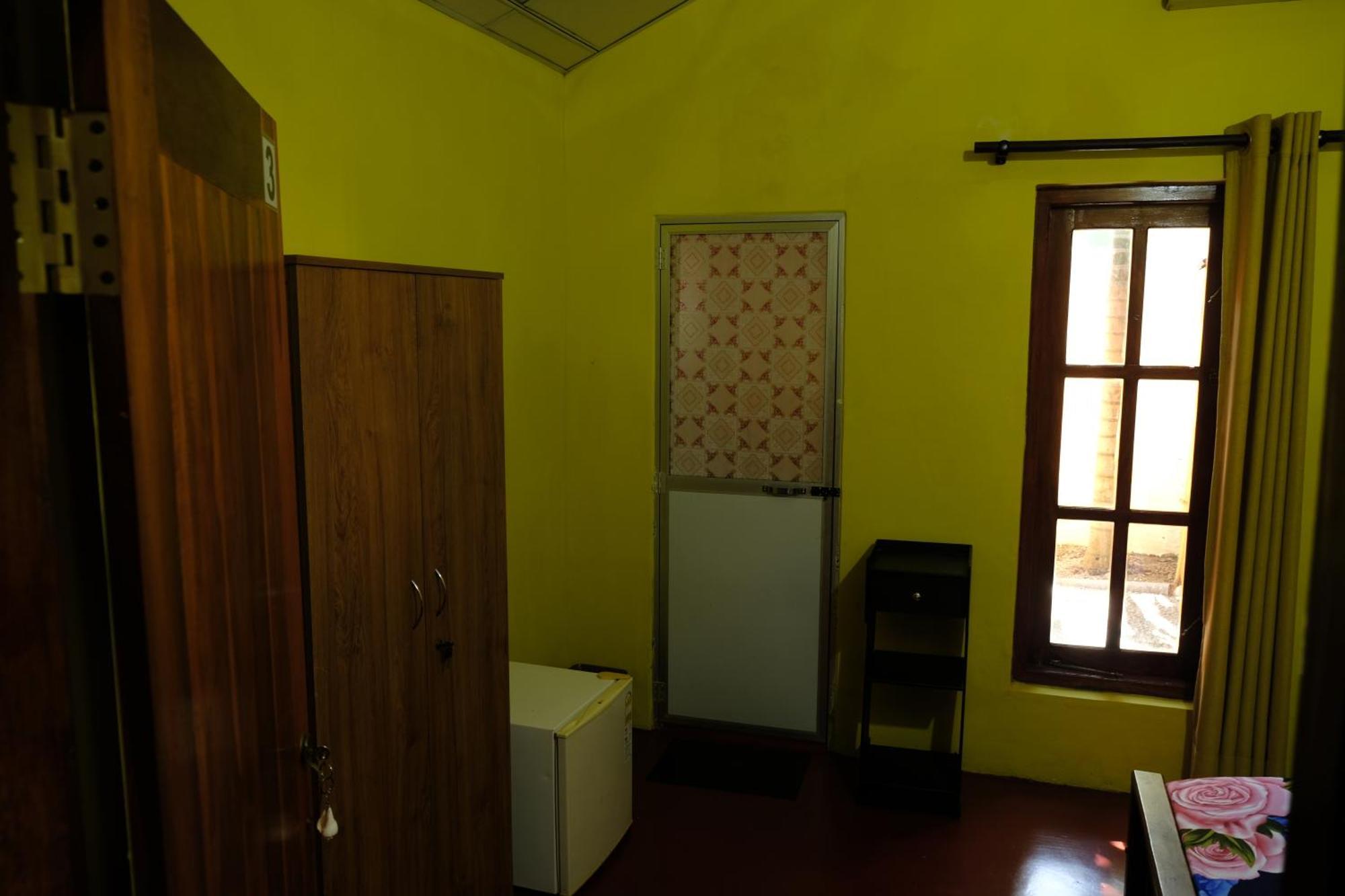 Menaka Homestay แทนกาลเล ภายนอก รูปภาพ