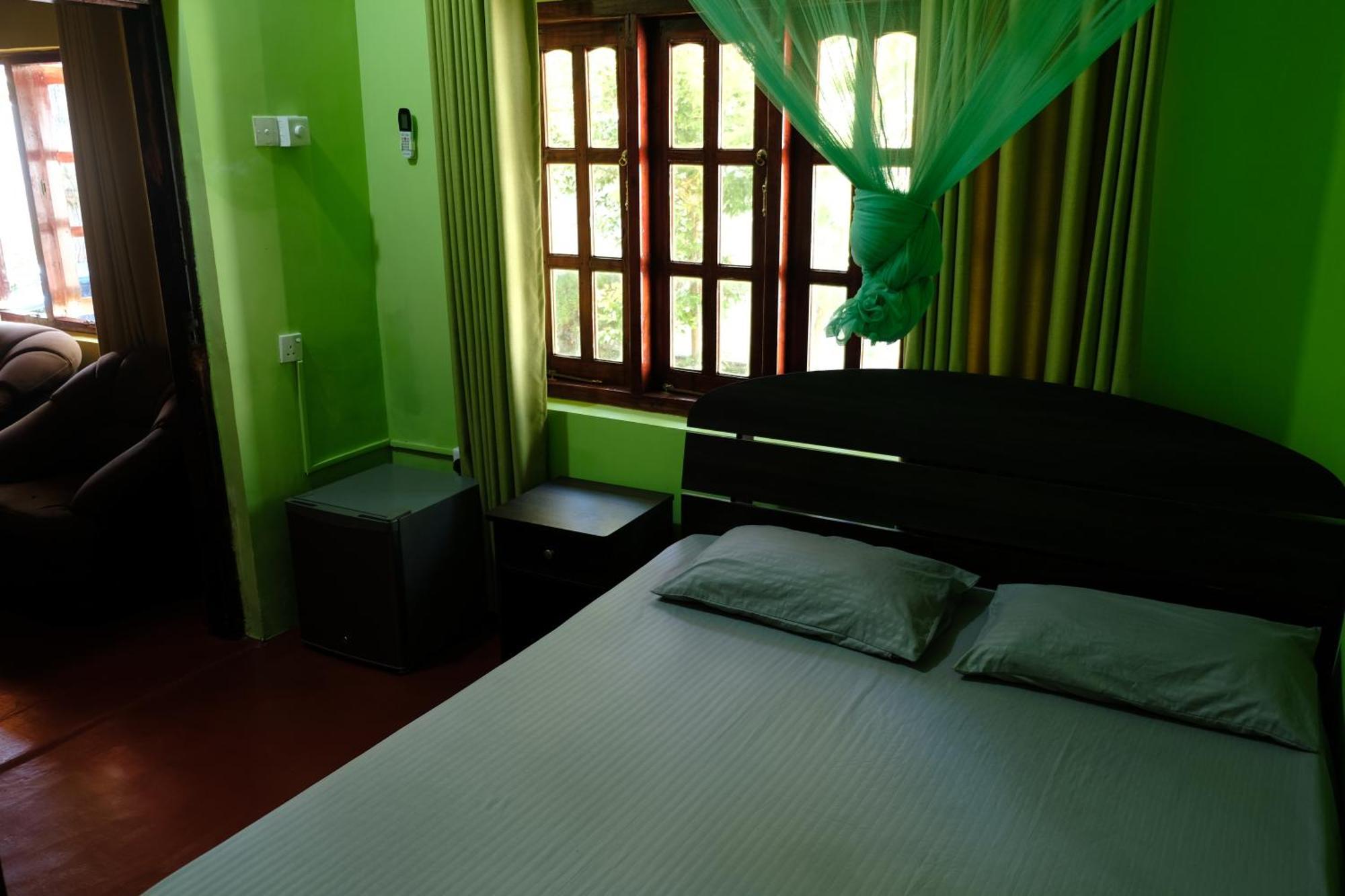 Menaka Homestay แทนกาลเล ภายนอก รูปภาพ