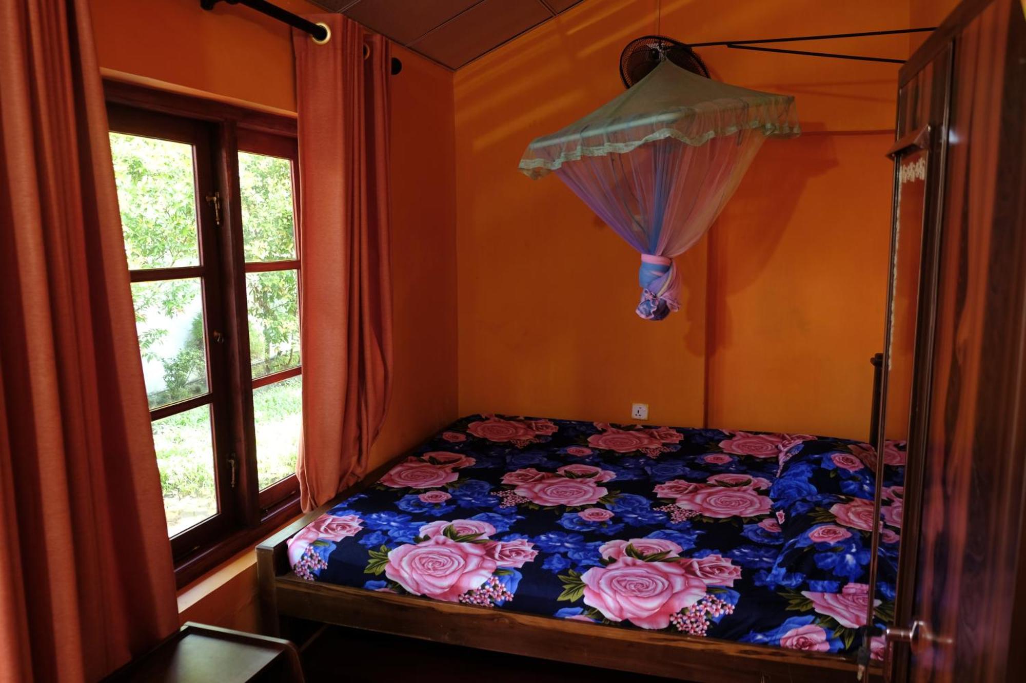 Menaka Homestay แทนกาลเล ภายนอก รูปภาพ