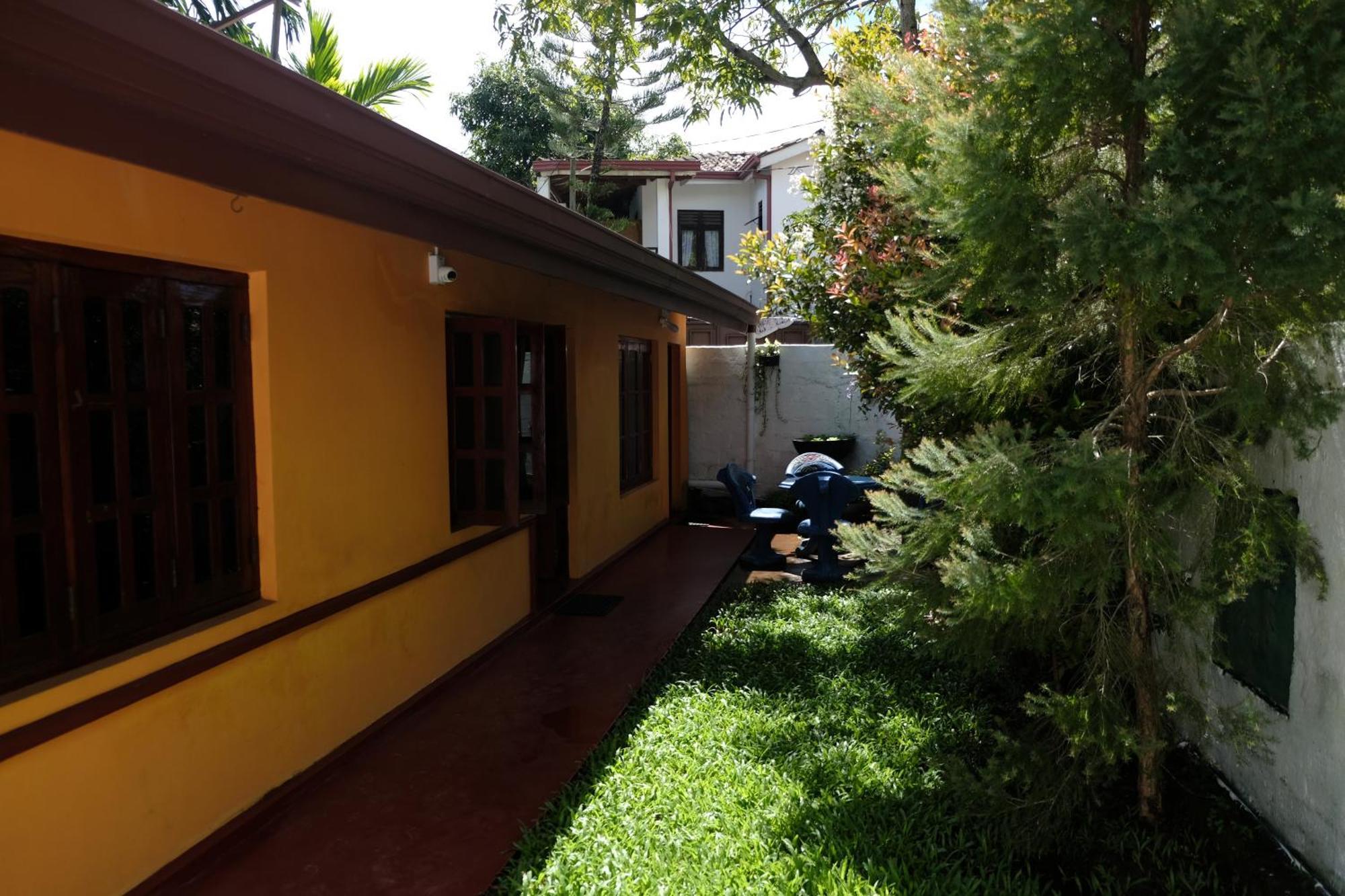 Menaka Homestay แทนกาลเล ภายนอก รูปภาพ